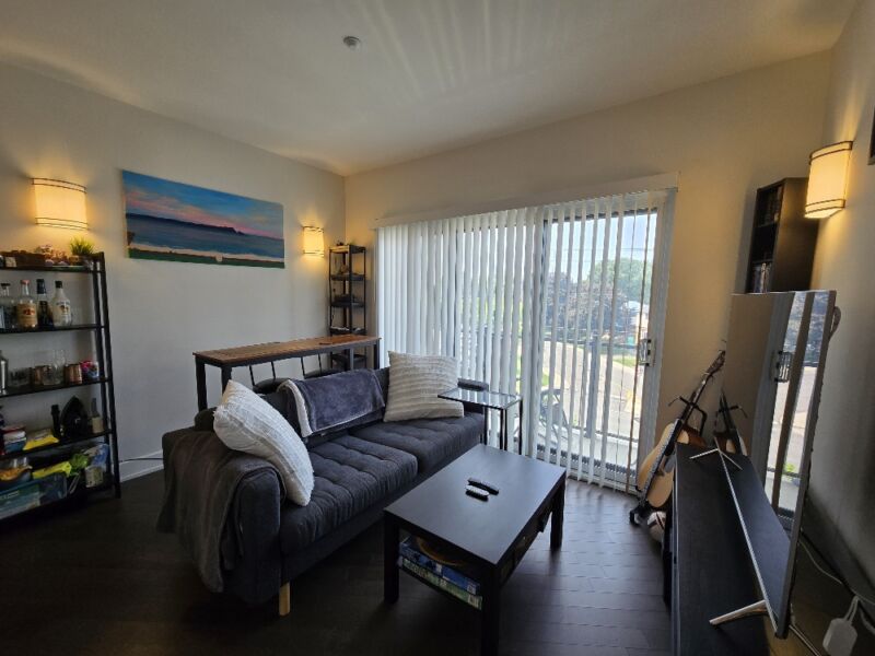 301/999 Merivale road, Ottawa, Ontario K1Z 6A6 Canada