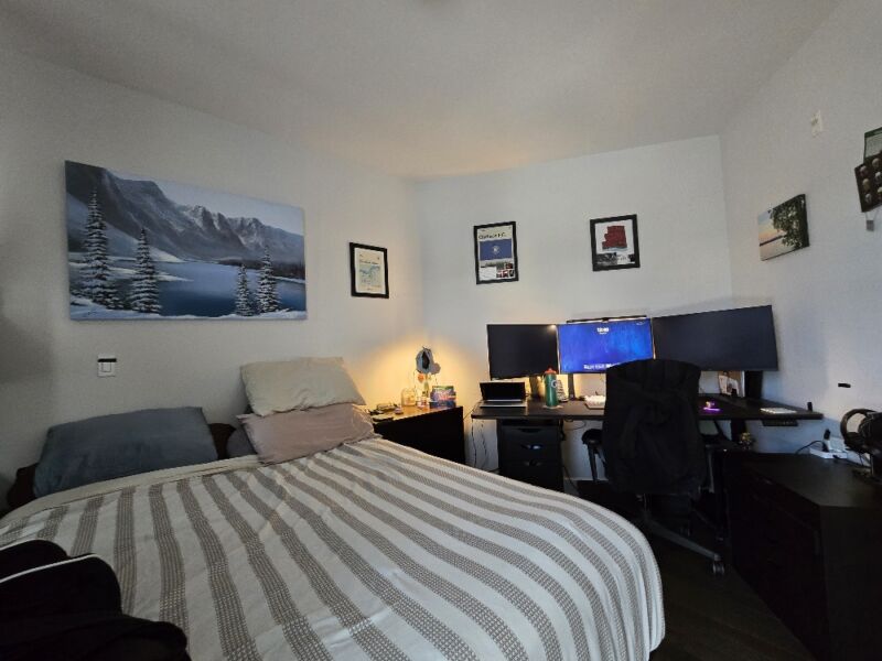 301/999 Merivale road, Ottawa, Ontario K1Z 6A6 Canada