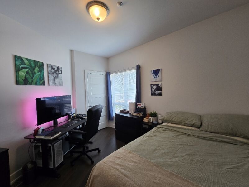 301/999 Merivale road, Ottawa, Ontario K1Z 6A6 Canada